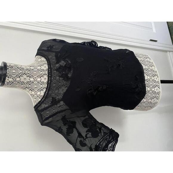 Vintage Anne Carson 100% silk floral embroidered black top size small - Picture 4 of 6